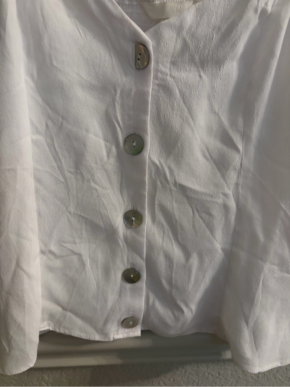 H&M White Ruffle Sleeve Button-Front Tank - Picture 3 of 7